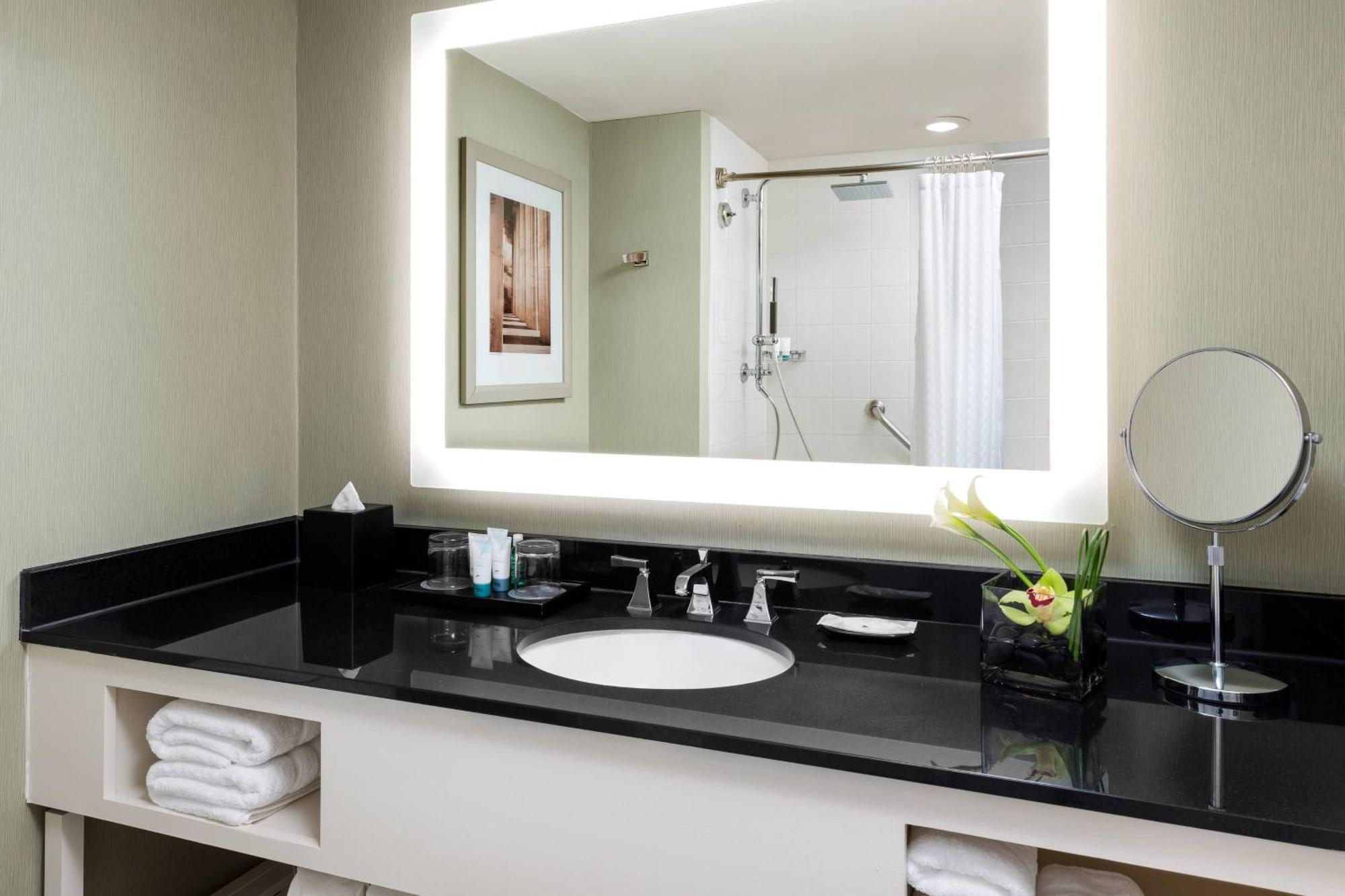 Отель The Westin Арлингтон Экстерьер фото