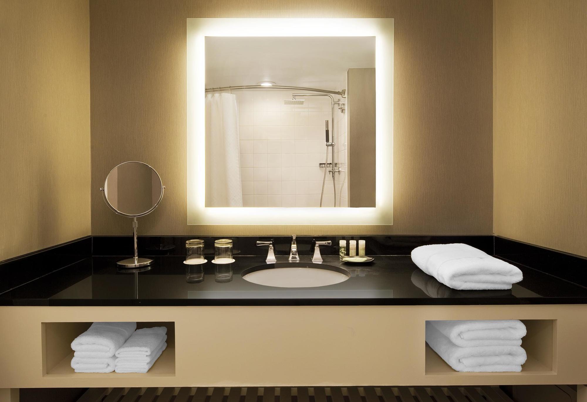 Отель The Westin Арлингтон Экстерьер фото